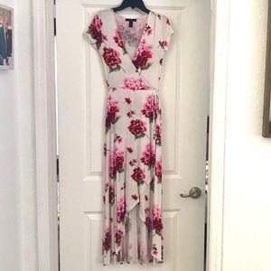 Forever 21 Short Sleeve White and Floral Long Dress with Front Tie Size Small
